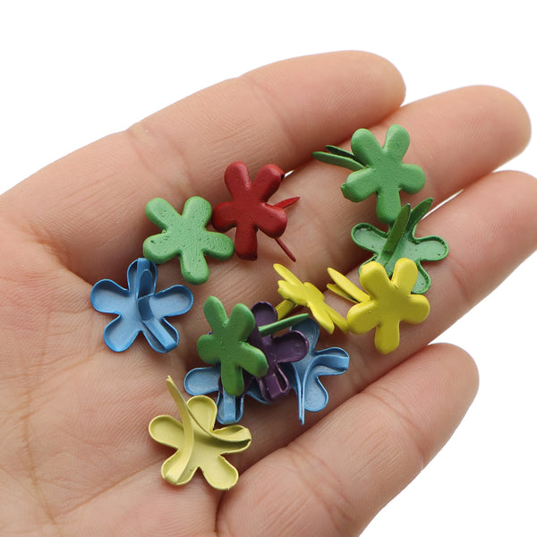 50pcs/pack 15mm Random Color Mixed Paper Fasteners Metal Brads Mini Metal Plum Shaped Brads Scrapbooking Embellishment Fastener Brad Studs Spikes Metal Push Pins DIY Crafts For Home Paper Decoration