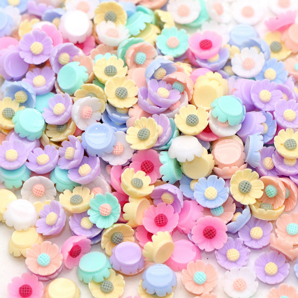 50pcs Resin Colorful 10mm 3D Mini Daisy Flower Gems Flatback Figurines Scrapbook Wedding Applique Nail Art Crafts Applique Figurines DIY Wedding Embellishment Manicure Crafts Accessories Decoration Crafts random mix color