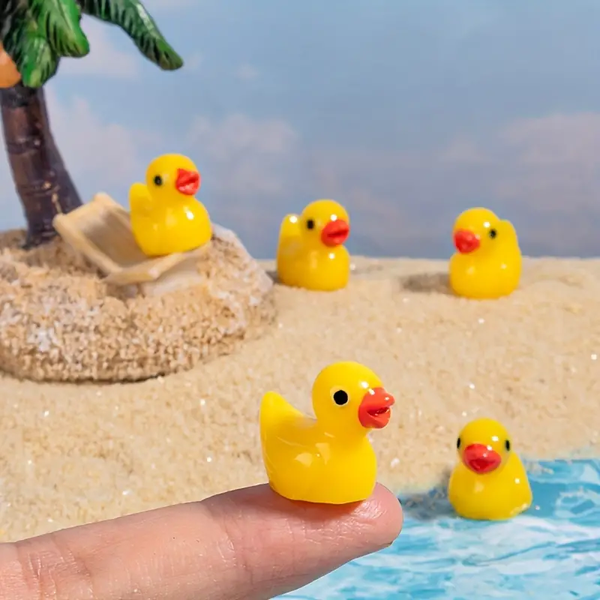 5Pcs Resin Miniature Little Duck Figurines Statues,Vibrant Colors,Resin Crafts,Ideal for Miniature Landscapes, Aquariums, Pot Plants, Home Party Games, Dollhouses,Realistic Simulation Micro Characters